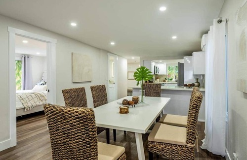 Central Oakland Park House | Perfect relaxing getaway! 4/2 Private Oasis