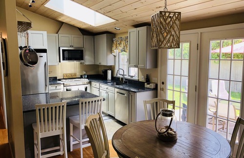 West Chatham House | PERFECT RENOVATED CHATHAM RETREAT! CENTRAL AC, COMFORTABLY SLEEPS 6!
