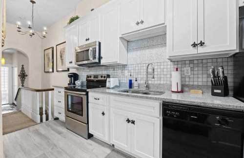 Old Louisville House | Perfect Retreat In the Heart of Louisville