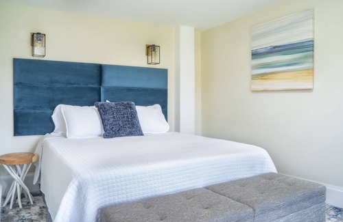 Hampton Hotel | Perfect second floor beachside family suite!