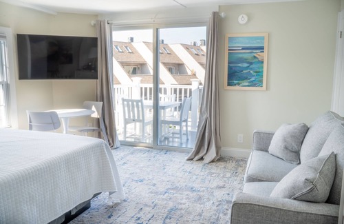 Hampton Hotel | Perfect second floor suite!