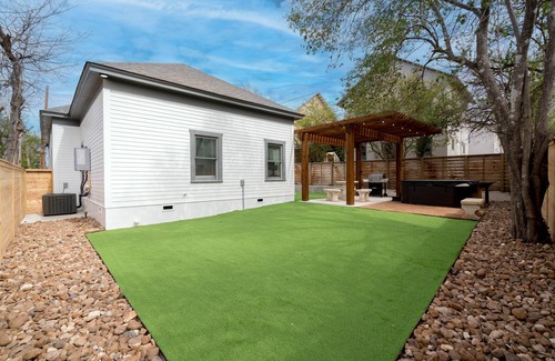 Near East Side House | Perfect Spacious Modern Home w/Hot Tub