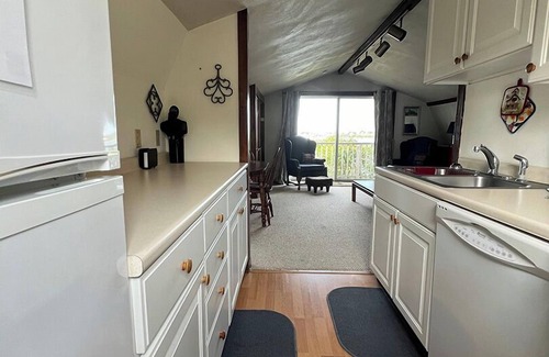 Mid-Coast and Islands Apartment | Perfect spot for a couples get-away, ocean views from the balcony and sitting area