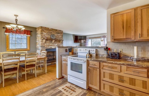 Davis House | Perfect spot for work groups or chaperoned troops. Appalachian Bunk House!