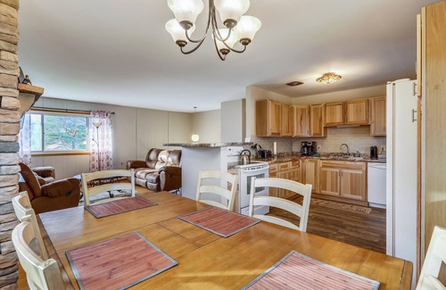 Davis House | Perfect spot for work groups or chaperoned troops. Appalachian Bunk House!