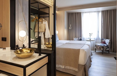 Sant Nicolau Hotel | Perfect Spot for Your Quick Stay! Relaxing Room