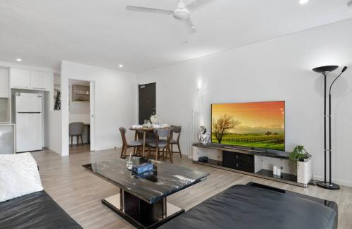 Indooroopilly Apartment | Perfect Spot Near CBD n UQ Spacious 2Beds Apt