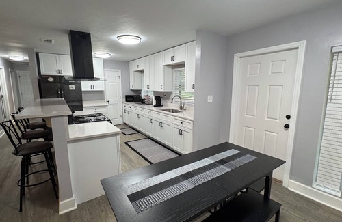 Tallahassee House | Perfect Stay Near FSU, FAMU & TCU –Comfort, Convenience & Game Day Ready