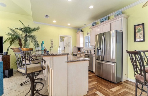 Port Bolivar House | Perfect | Steps to Beach | Firepit | Sleeps 10