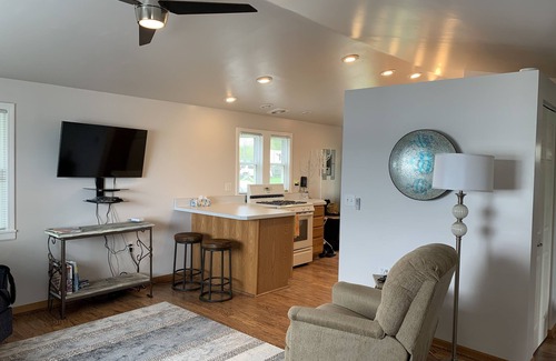 Bronson Cottage | "Perfect Sunset" Waterfront Cottage Coldwater MI area. Nice all sports lake.