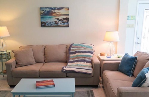 Village Green House | Perfectly Appointed Village Green Quad