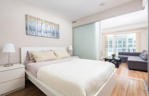Downtown Toronto Apartment | Perfectly Downtown with FREE PARKING