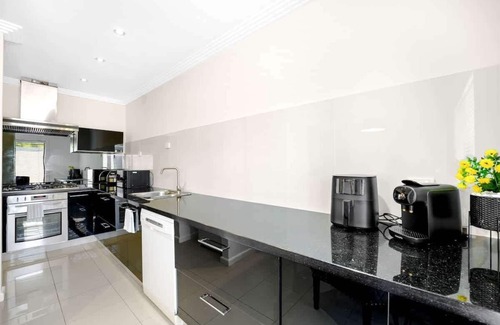 Hoppers Crossing House | Perfectly Located Family Home in Hoppers Crossing!