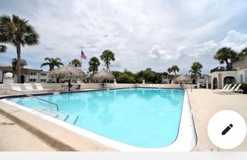 Clearwater Condo | Perfectly located condo
