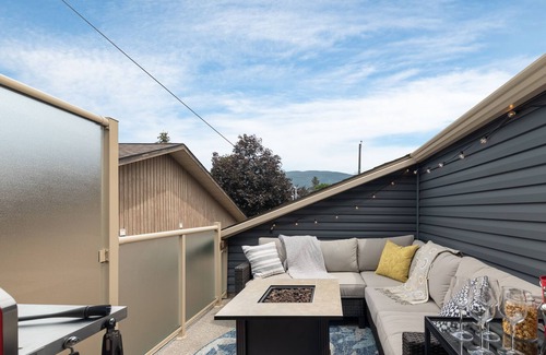 East Hill Apartment | Perfectly located, four season family getaway!