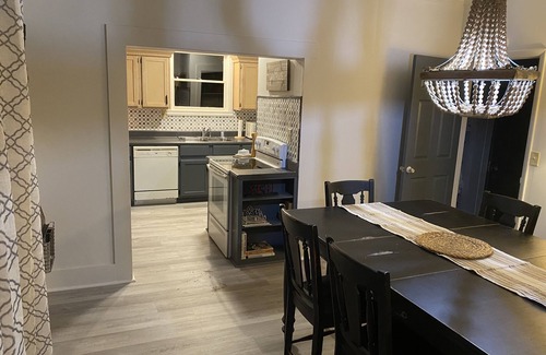 Guntersville House | Perfectly located cottage in the heart of town! Walk to everything!