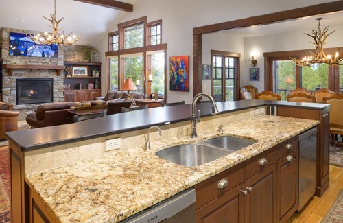 Granby House | Perfectly Private Fairway Lodge | Hot Tub | Dine Al Fresco