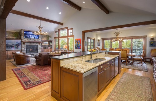 Granby House | Perfectly Private Fairway Lodge | Hot Tub | Dine Al Fresco