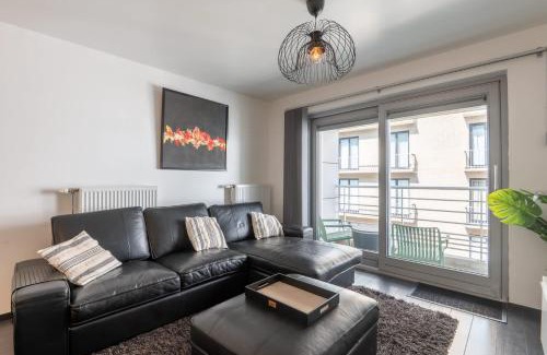 Ostend Apartment | Perfectly situated 2BR apartment near the beach