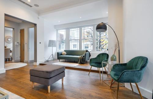 Redcliffe Apartment | " Perfectly Splendid Triplex House in Chelsea "