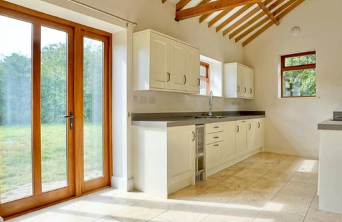 Huntingdon House | Period renovated character barn located within oldhurst village.