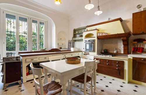 Sanremo Villa | Period villa in the center of San Remo!