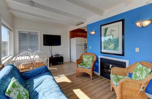 Pacific Beach House | Periwinkle