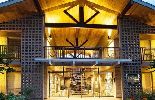 The Galleria Apartment | Perk Up Your Getaway Stylish Galleria Retreat