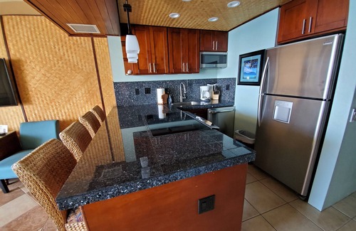 Makaha Condo | Permitted Hawaiian Princess condo on beach with sea turtles and amazing sunsets