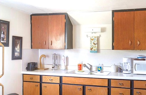 East Central Apartment | Perry District Studio