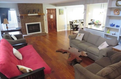 Milledgeville House | Persimmon Place, handicap access/military discount