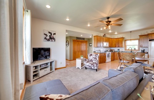 Peshtigo House | Peshtigo Dairy Farm Escape: Fire Pit, Grills!