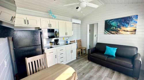 Gilchrist House | Pet & Family Friendly on the Bay