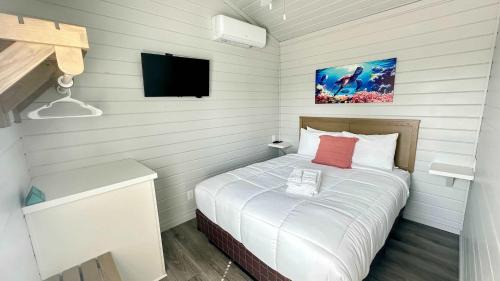 Gilchrist House | Pet & Family Friendly on the Bay
