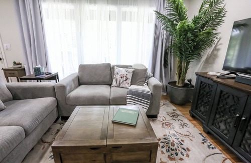 Greenville - Spartanburg House | Pet & Family Friendly 3-bedroom home in charming Greenville