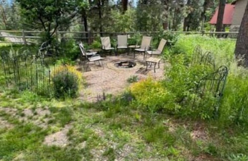 Garden Valley Cabin | Pet Freindly 3 bedroom cabin, WiFi, AC in beutifull Garden Valley with comm pool