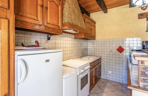 Saint-Crepin-et-Carlucet Apartment | Pet friendly apartment