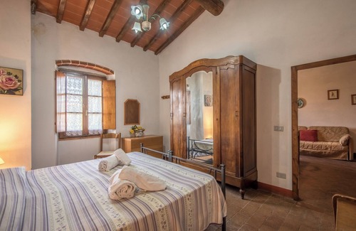 Castiglion Fibocchi Other | Pet-Friendly Apartment Bilocale Prunalbo with Shared Pool & Wi-Fi