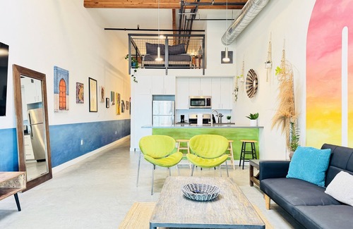 Santa Ana Apartment | ⁂Pet Friendly⁂10min-Airport⁂AC⁂Gym⁂2Bed