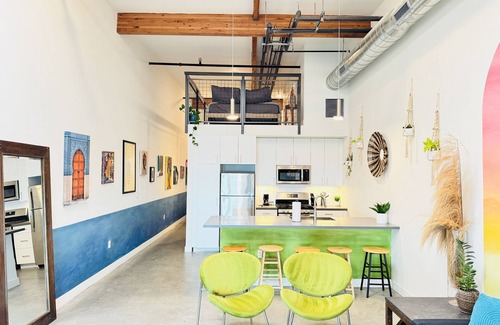Santa Ana Apartment | ⁂Pet Friendly⁂10min-Airport⁂AC⁂Gym⁂2Bed