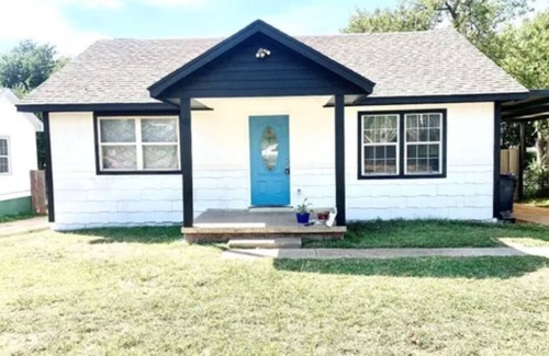 Central Oklahoma City House | Pet friendly 2 bedroom house located in central Okc