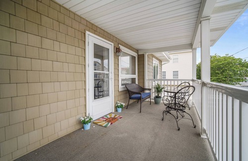 Wildwood Condo | Pet Friendly 2 bed 1 bath condo n4 night Minimum in-season June-Sept