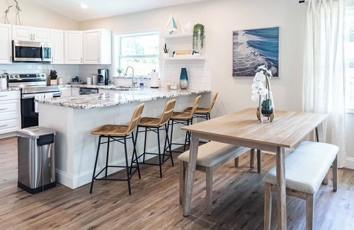 Jensen Beach House | Pet Friendly 2bed/2bath coastal hideaway