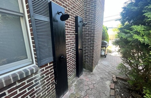 Townsend's Inlet House | Pet Friendly 3 Bedroom that Sleeps 10