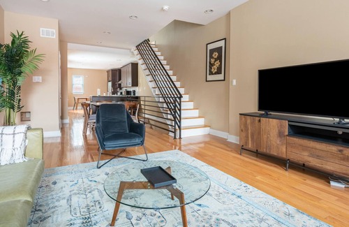 Southwest Center City House | Pet-Friendly 3BR House in Philly w/Fenced Patio