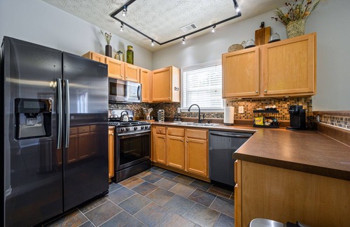 Woodstock House | Pet-Friendly 3BR Townhome w/Weekly Discounts