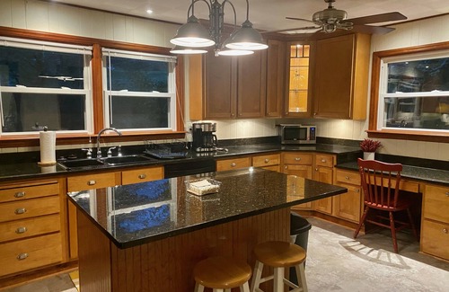 Frank House | Pet Friendly 4 Bedroom Getaway on 7 Acres