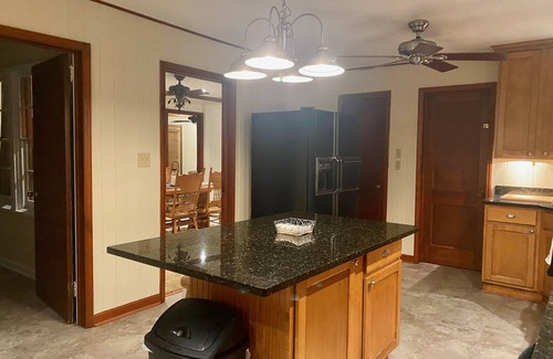 Frank House | Pet Friendly 4 Bedroom Getaway on 7 Acres