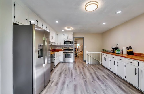 Acworth House | Pet-Friendly 4BR Home w/Full Gym, 3BT and Patio by Ballparks in Woodstock
