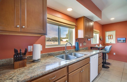 Green Valley Desert Meadows House | Pet-Friendly 55+ Green Valley Home w/Golf Gear!